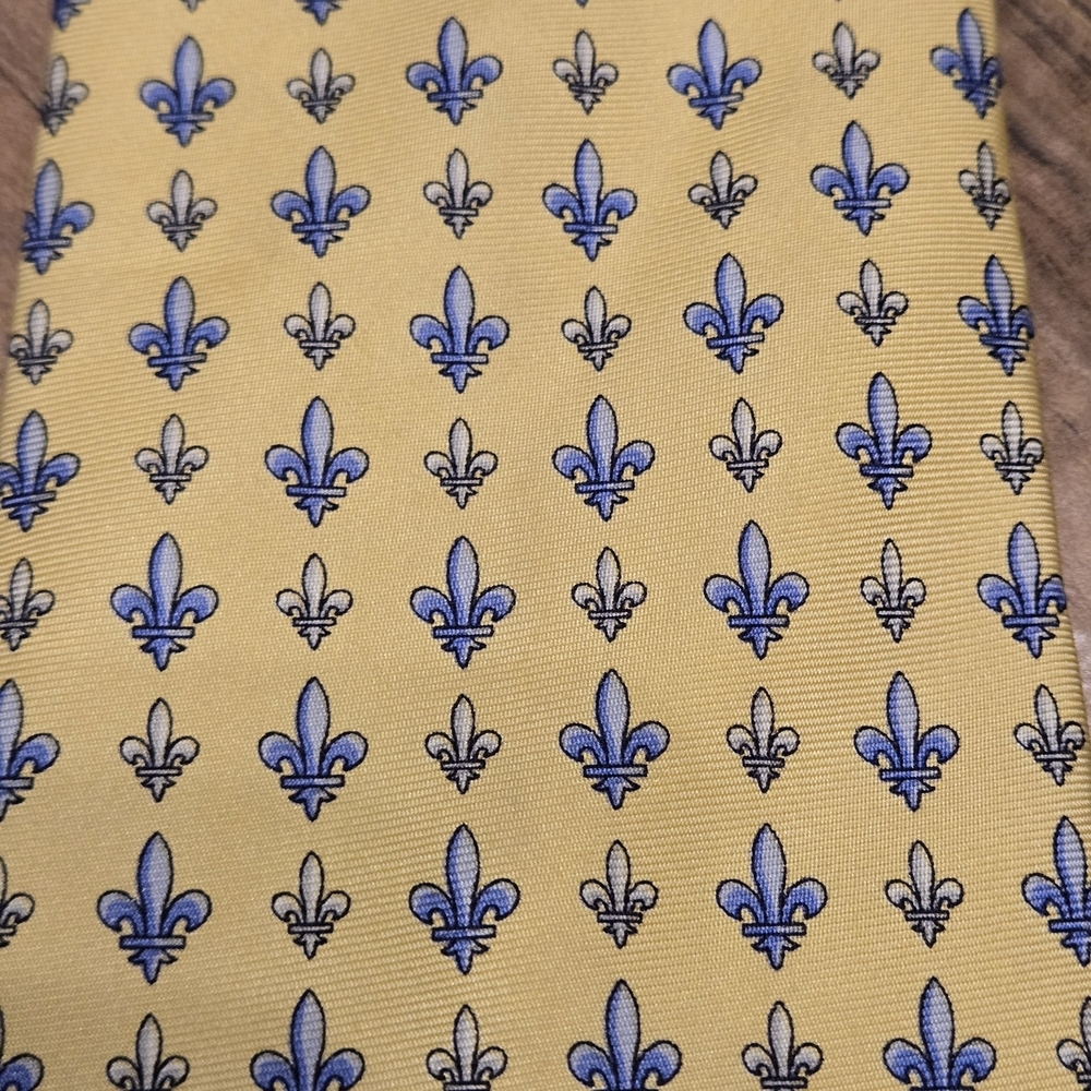 Beaufort For Tie Rack, Silk Yellow Tie Featuring Fleur De Lis - Picture 2 of 4